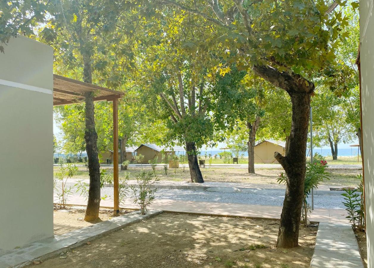 Mareleon Camping Ofrínion Dış mekan fotoğraf