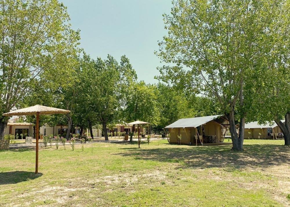 Mareleon Camping Ofrínion Dış mekan fotoğraf
