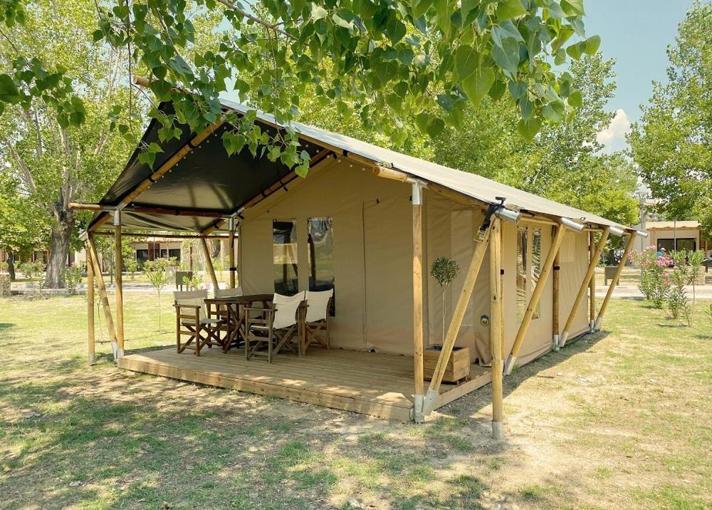 Mareleon Camping Ofrínion Dış mekan fotoğraf